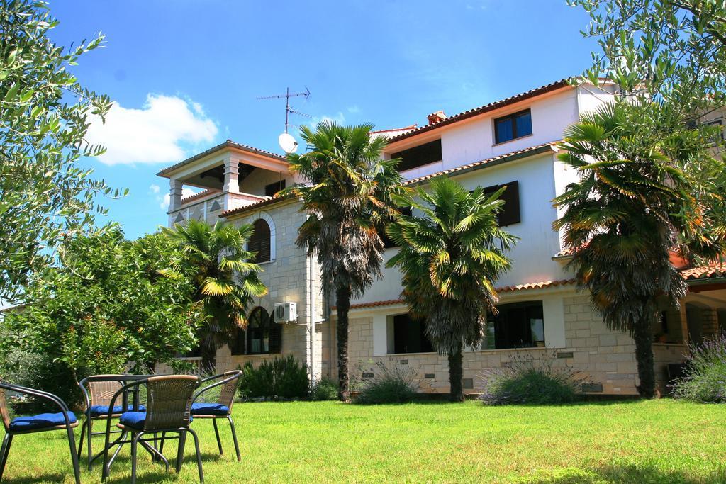 Korsa Apartment Sveti Lovreč Pazenatički Eksteriør billede