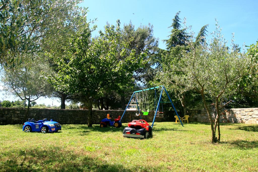 Korsa Apartment Sveti Lovreč Pazenatički Eksteriør billede