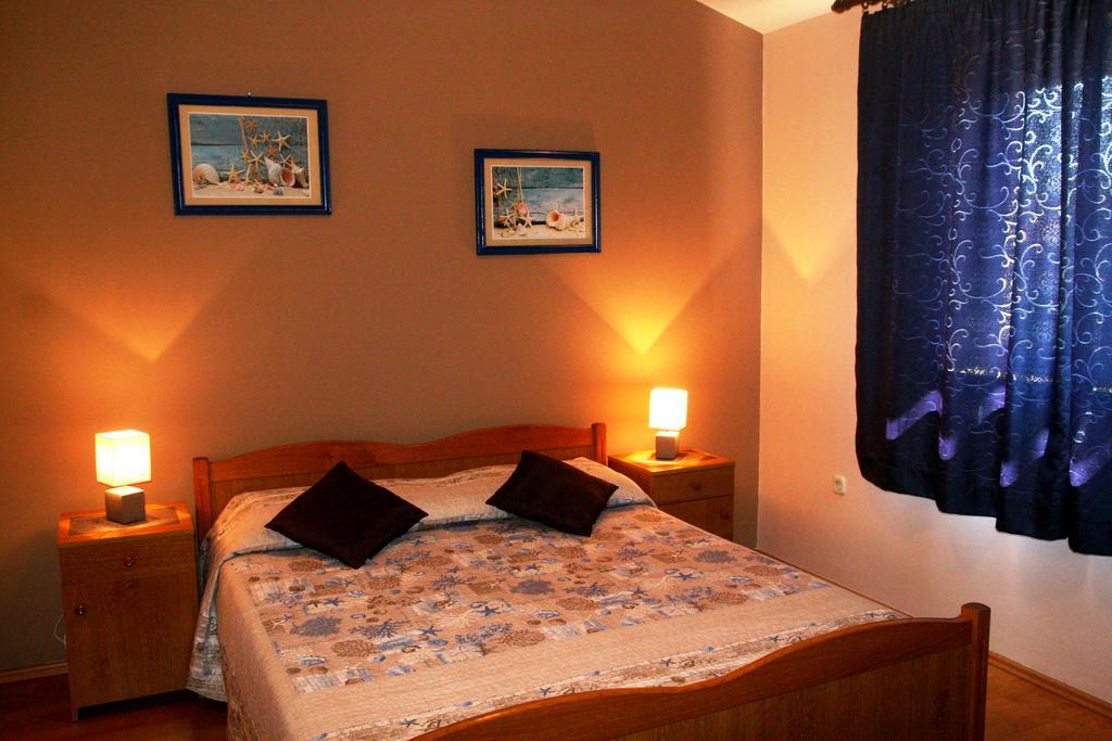 Korsa Apartment Sveti Lovreč Pazenatički Eksteriør billede