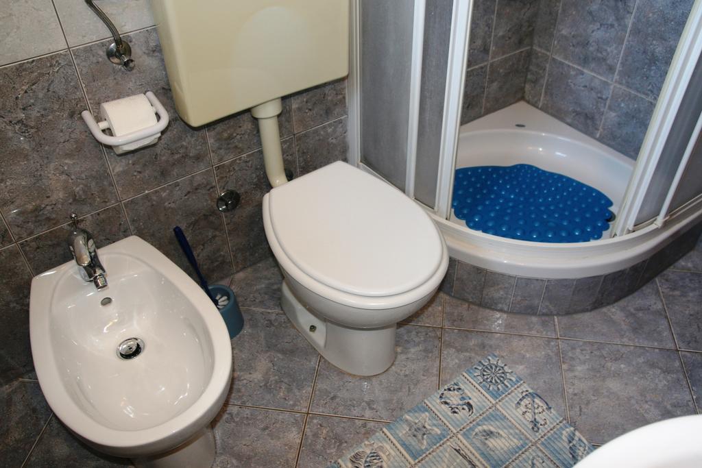 Korsa Apartment Sveti Lovreč Pazenatički Eksteriør billede