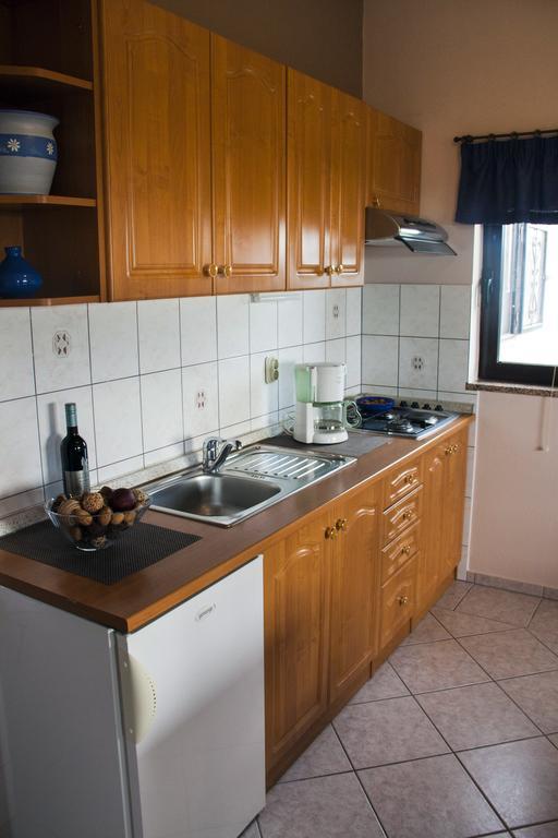 Korsa Apartment Sveti Lovreč Pazenatički Eksteriør billede