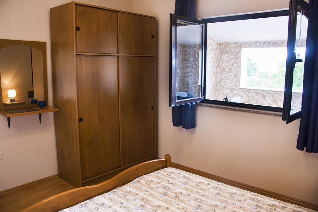 Korsa Apartment Sveti Lovreč Pazenatički Eksteriør billede